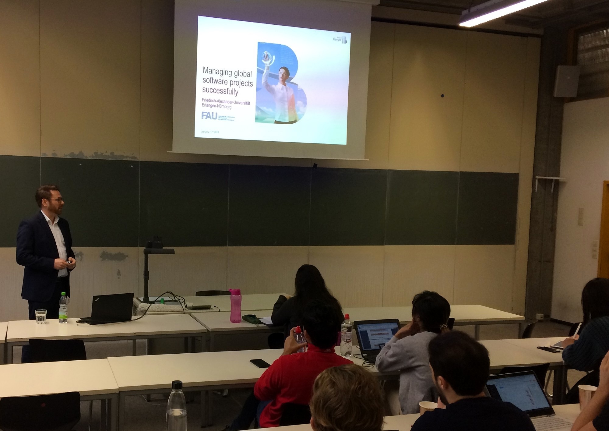 Zum Artikel "Insightful guest lecture on „Managing global software projects successfully“"